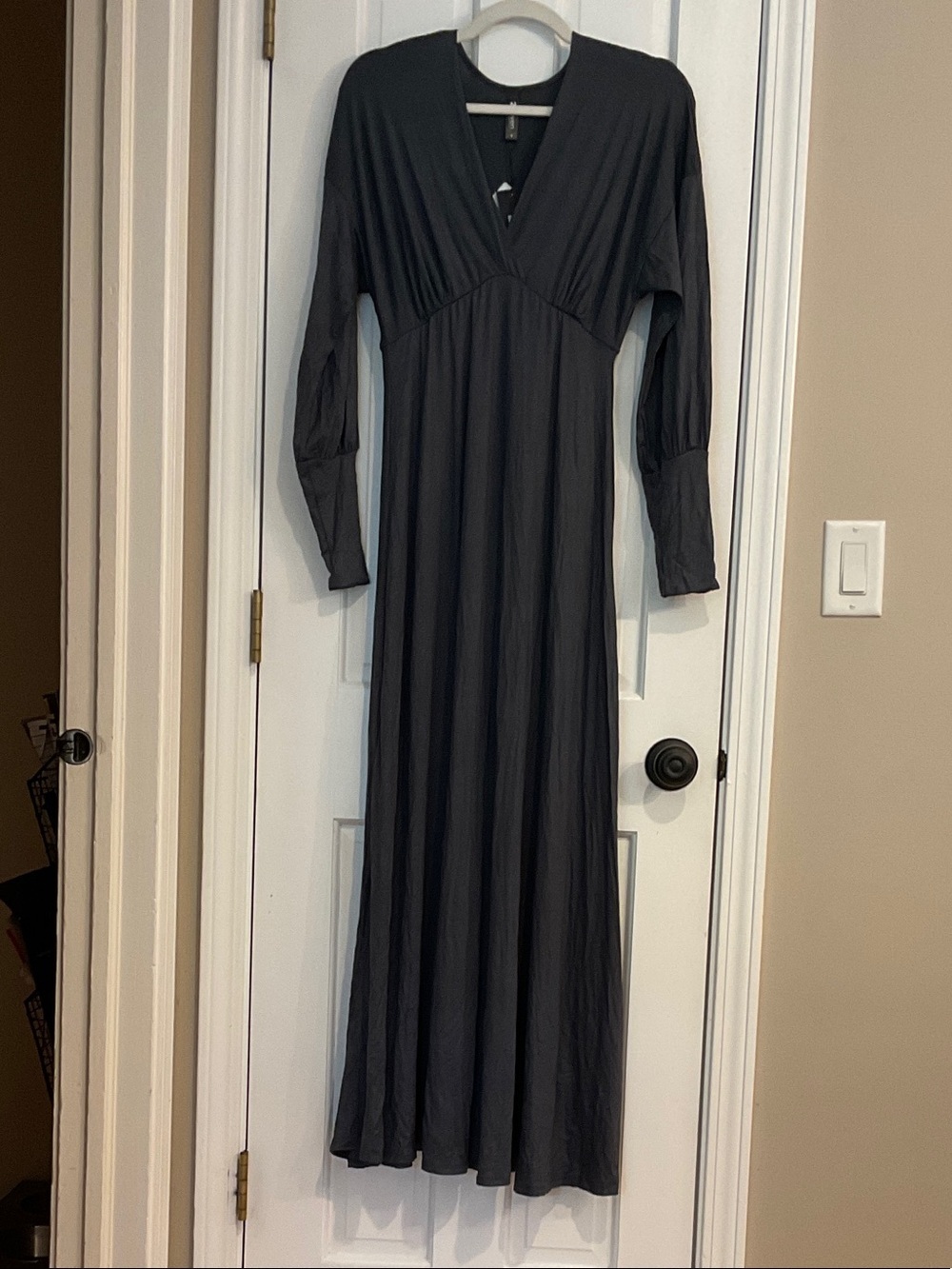 Classic Black Long Sleeve V-Neck Maxi Dress